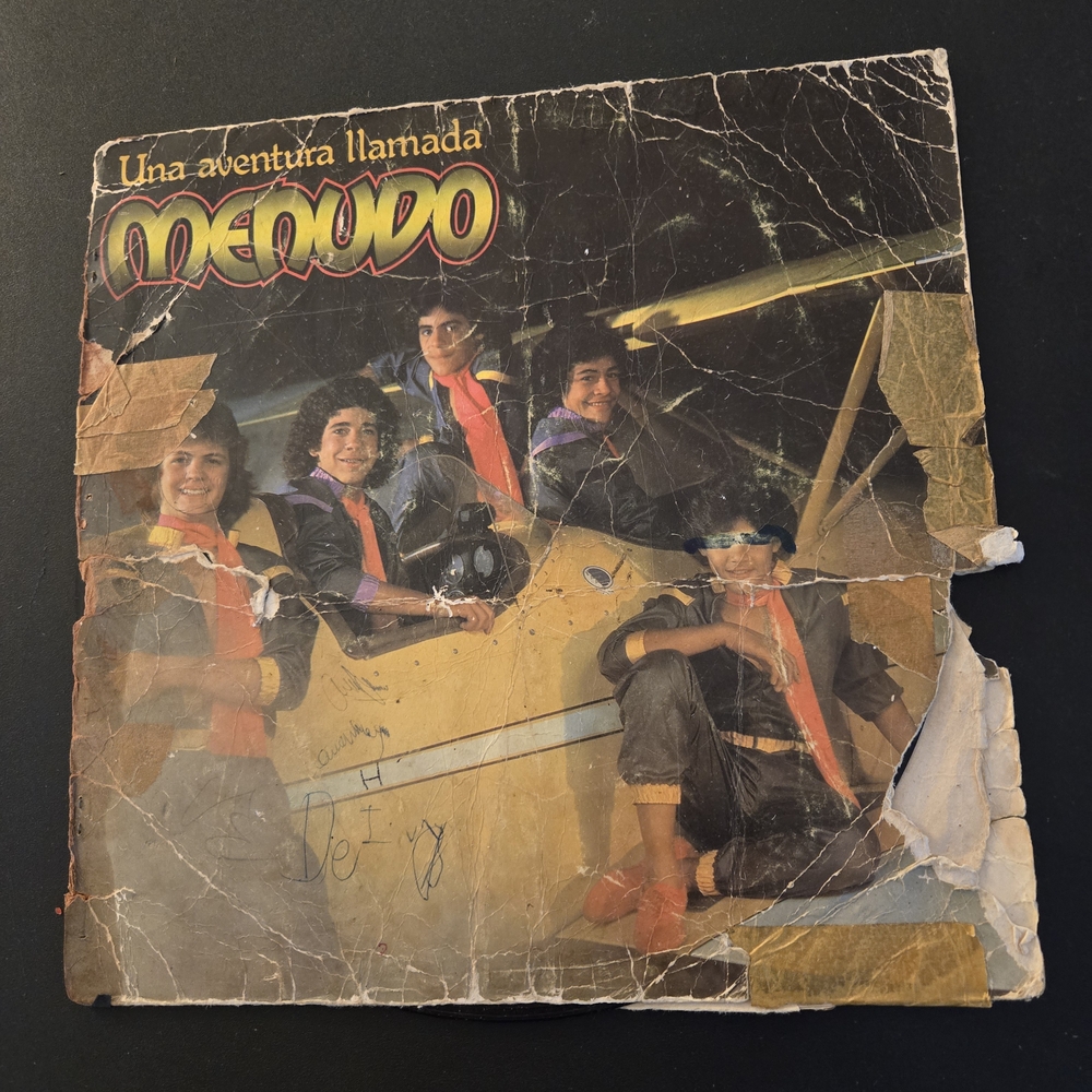 MENUDO Vinyl‎ Record - Una Aventura Llamada - Black and Brown